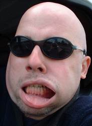 Kiss my picture and win a prize